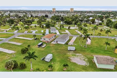 7 Birch Blvd, Fort Myers, FL 33908 - Photo 32