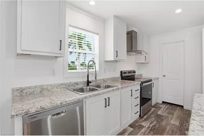 7 Birch Blvd, Fort Myers, FL 33908 - Photo 4