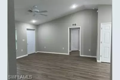 6054 N Moss Cir, Labelle, FL 33935 - Photo 10