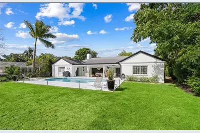 2728 Crayton Rd, Naples, FL 34103 - Photo 28