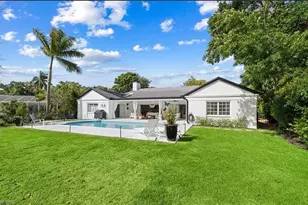 2728 Crayton Rd, Naples, FL 34103 - Photo 28