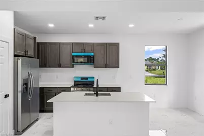 2810 73rd St W, Lehigh Acres, FL 33971 - Photo 6
