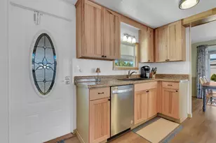 300 Shoreland Dr, Fort Myers, FL 33905 - Photo 6