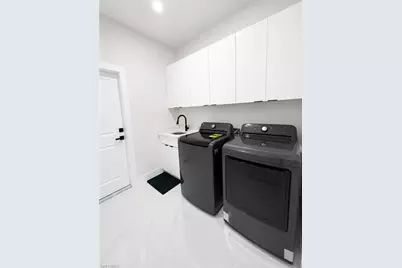 1810 NE 6th Pl, Cape Coral, FL 33909 - Photo 18