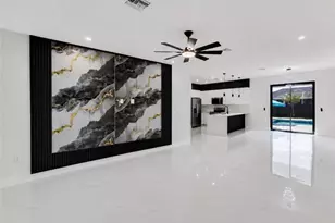 1810 NE 6th Pl, Cape Coral, FL 33909 - Photo 2