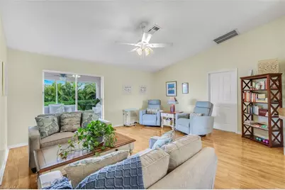 1006 NE 6th Pl, Cape Coral, FL 33909 - Photo 4