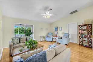 1006 NE 6th Pl, Cape Coral, FL 33909 - Photo 4