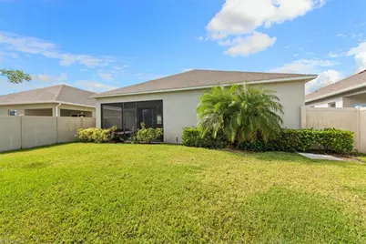8753 Cascade Price Cir, North Fort Myers, FL 33917 - Photo 32