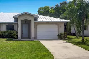 1305 SE 8th Ave, Cape Coral, FL 33990 - Photo 2
