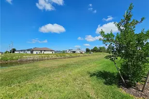 20501 Hazelnut Ct S, Lehigh Acres, FL 33936 - Photo 28
