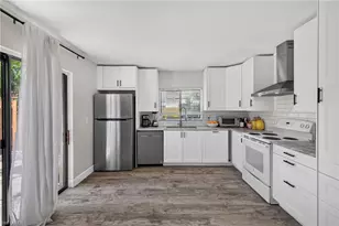 1448 Park Shore Cir, Fort Myers, FL 33901 - Photo 10