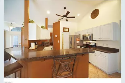 703 SW Santa Barbara Pl, Cape Coral, FL 33991 - Photo 8