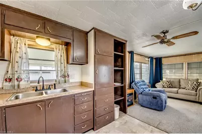 121 Lantern Pl, North Fort Myers, FL 33917 - Photo 4