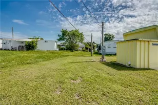 121 Lantern Pl, North Fort Myers, FL 33917 - Photo 36
