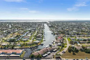 4803 SW Santa Barbara Ct, Cape Coral, FL 33914 - Photo 42