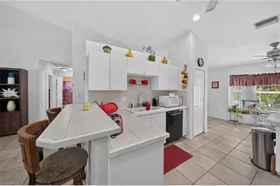 3515 SW Santa Barbara Pl, Cape Coral, FL 33914 - Photo 8