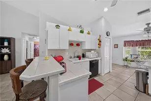 3515 SW Santa Barbara Pl, Cape Coral, FL 33914 - Photo 8