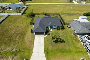1154 NW 6th Pl, Cape Coral, FL 33993 - Photo 2