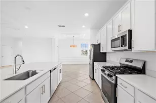 15194 Bluffton Ln, Punta Gorda, FL 33982 - Photo 10