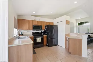 212 NW 28th Terrace, Cape Coral, FL 33993 - Photo 8