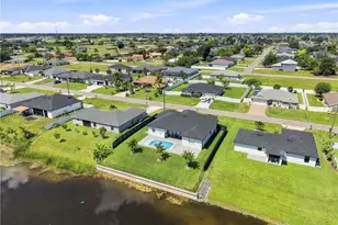 927 NE 13th Pl, Cape Coral, FL 33909 - Photo 34
