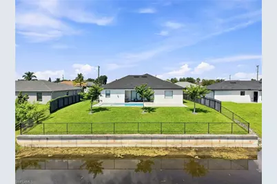 927 NE 13th Pl, Cape Coral, FL 33909 - Photo 32