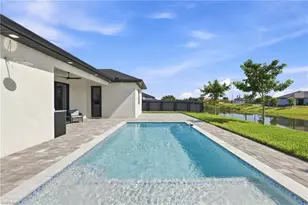 927 NE 13th Pl, Cape Coral, FL 33909 - Photo 28