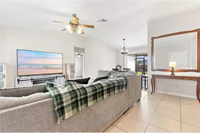 22 SW 13th Ter, Cape Coral, FL 33991 - Photo 6