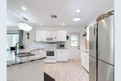 927 Franklin St E, Lehigh Acres, FL 33974 - Photo 24