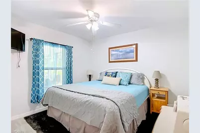 927 Franklin St E, Lehigh Acres, FL 33974 - Photo 32