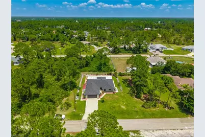 927 Franklin St E, Lehigh Acres, FL 33974 - Photo 4