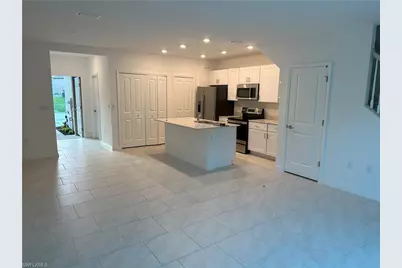 14237 Oviedo Pl, Fort Myers, FL 33905 - Photo 4
