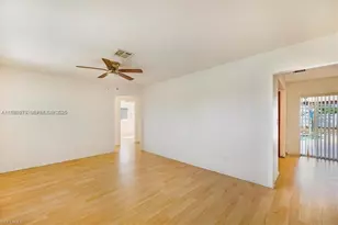 915 SE 20th St, Cape Coral, FL 33990 - Photo 6