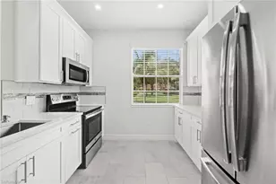 14105 Winchester Ct, Naples, FL 34114 - Photo 10