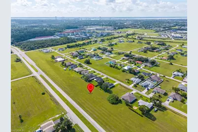 2142 Diplomat Pkwy E, Cape Coral, FL 33909 - Photo 4
