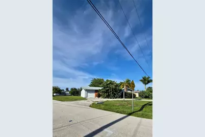 5201 Glade Ct NE, Cape Coral, FL 33904 - Photo 4