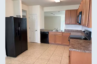 3011 SW 5th Pl, Cape Coral, FL 33914 - Photo 4
