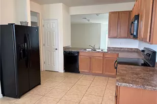 3011 SW 5th Pl, Cape Coral, FL 33914 - Photo 4