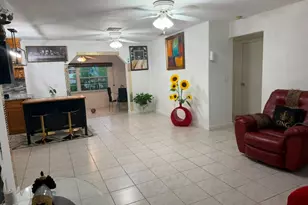 40 NE 10th Ave, Cape Coral, FL 33909 - Photo 4
