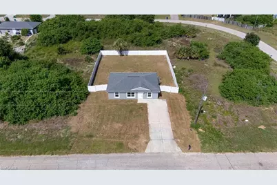 3113 Pebble Ln, Labelle, FL 33935 - Photo 2