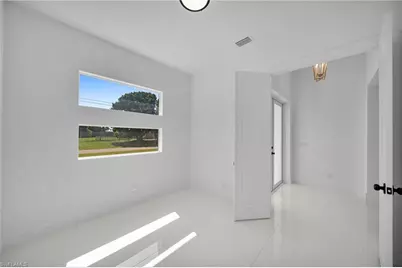 3338 NE 9th Pl, Cape Coral, FL 33909 - Photo 8