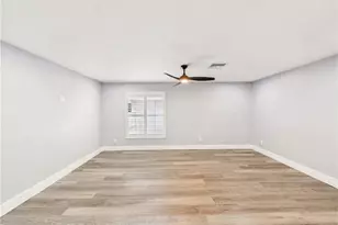 567 13th St N, Naples, FL 34102 - Photo 18