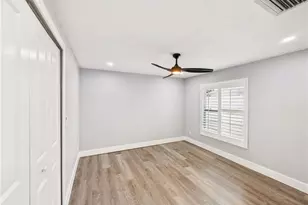 567 13th St N, Naples, FL 34102 - Photo 8