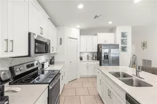 3813 Treasure Oak Wy, Fort Myers, FL 33905 - Photo 4