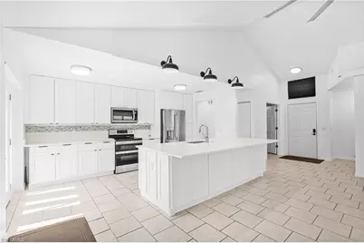 15064 Cloverdale Dr, Fort Myers, FL 33919 - Photo 14