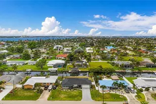 1428 Vendome Ct, Cape Coral, FL 33904 - Photo 2
