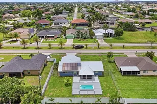 601 Mohawk Pkwy, Cape Coral, FL 33914 - Photo 4