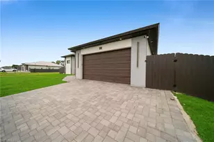 1112 Chiquita Blvd N, Cape Coral, FL 33993 - Photo 4