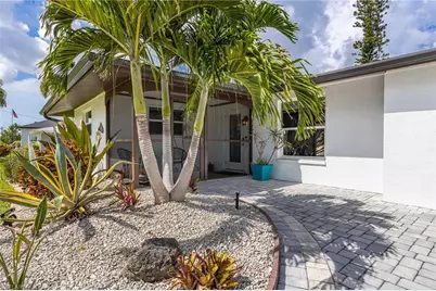5714 SW 1st Ct, Cape Coral, FL 33914 - Photo 2