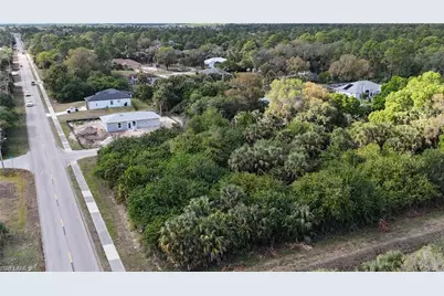 304 W 6th St, Lehigh Acres, FL 33972 - Photo 2